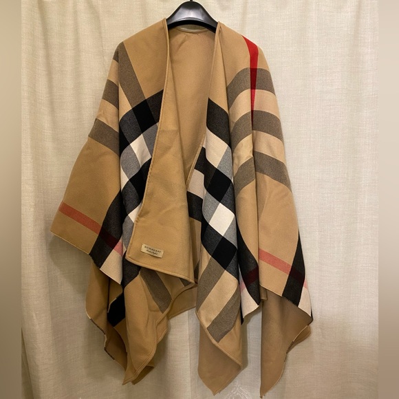 Burberry Charlotte mega check reversible poncho cape wrap scarf - Picture 9 of 10